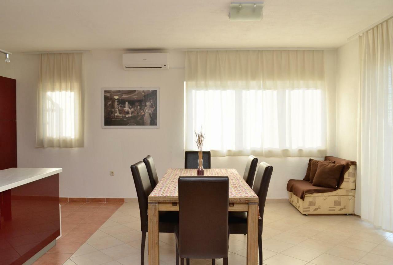 Apartments Lorenco Brela Exterior foto